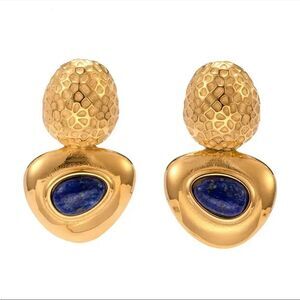 Vintage tone earrings M385